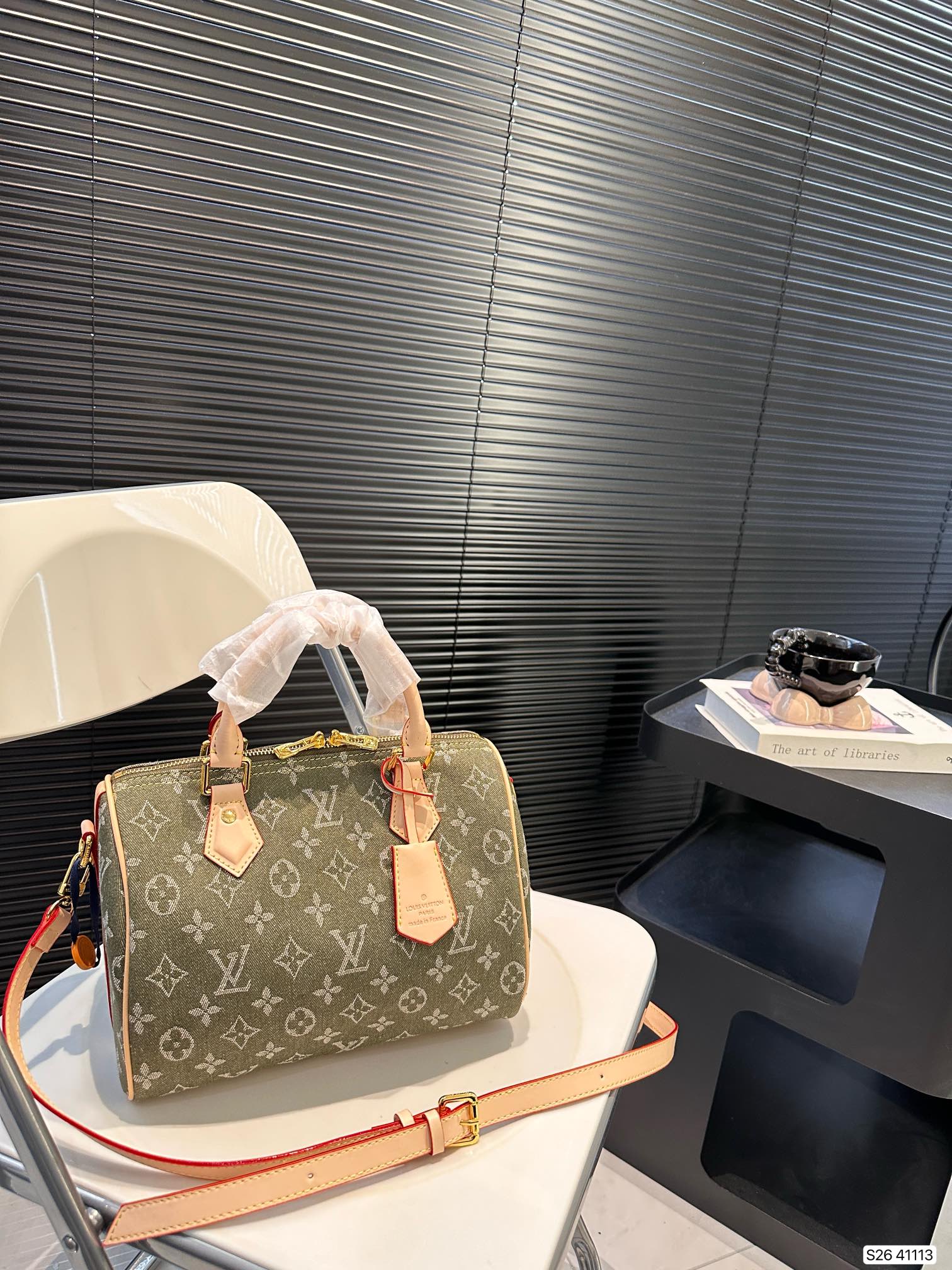 Louis new arrival speedy 25 denim bag size: 25 * 19 cm