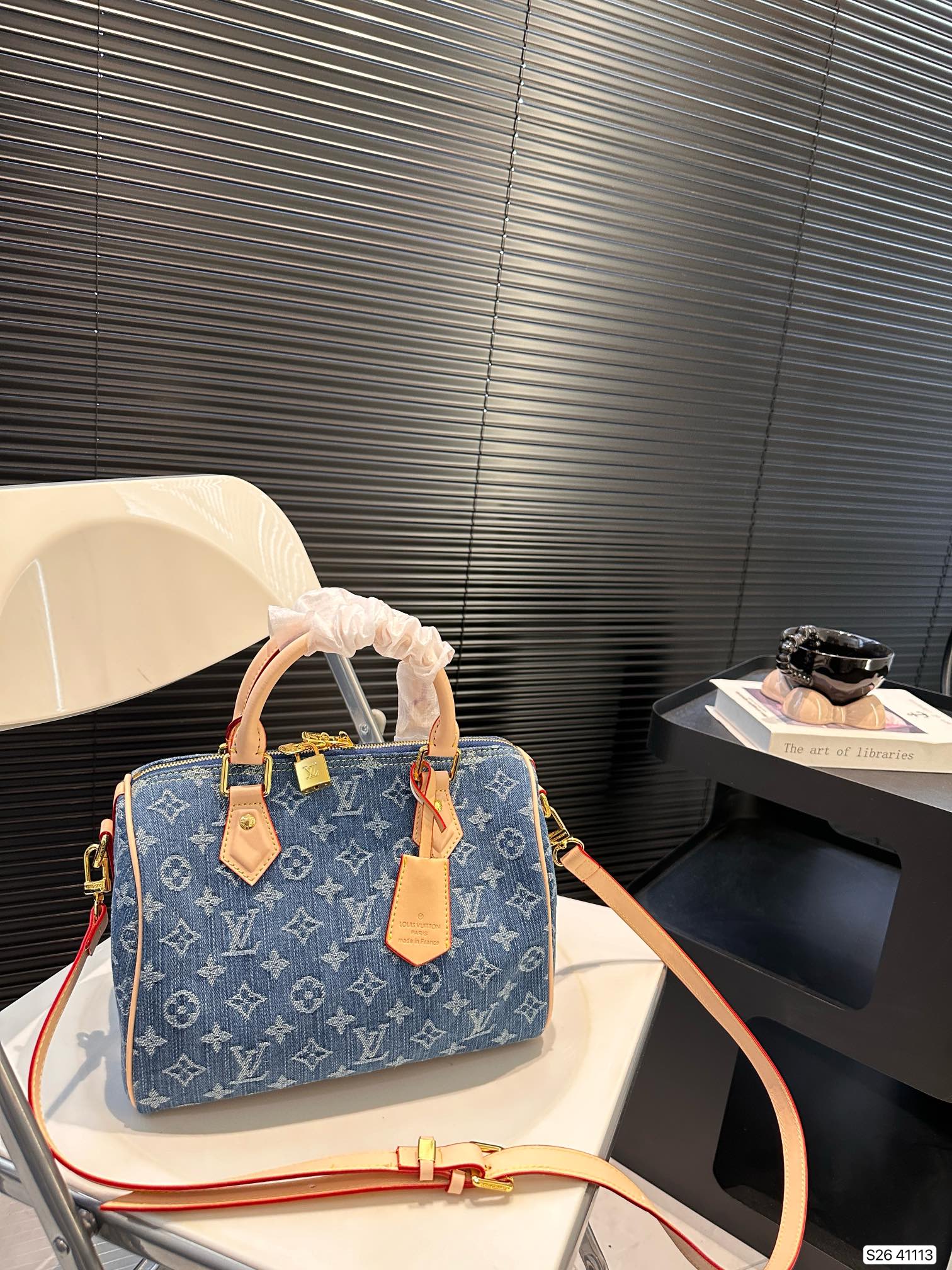 Louis new arrival speedy 25 denim bag size: 25 * 19 cm